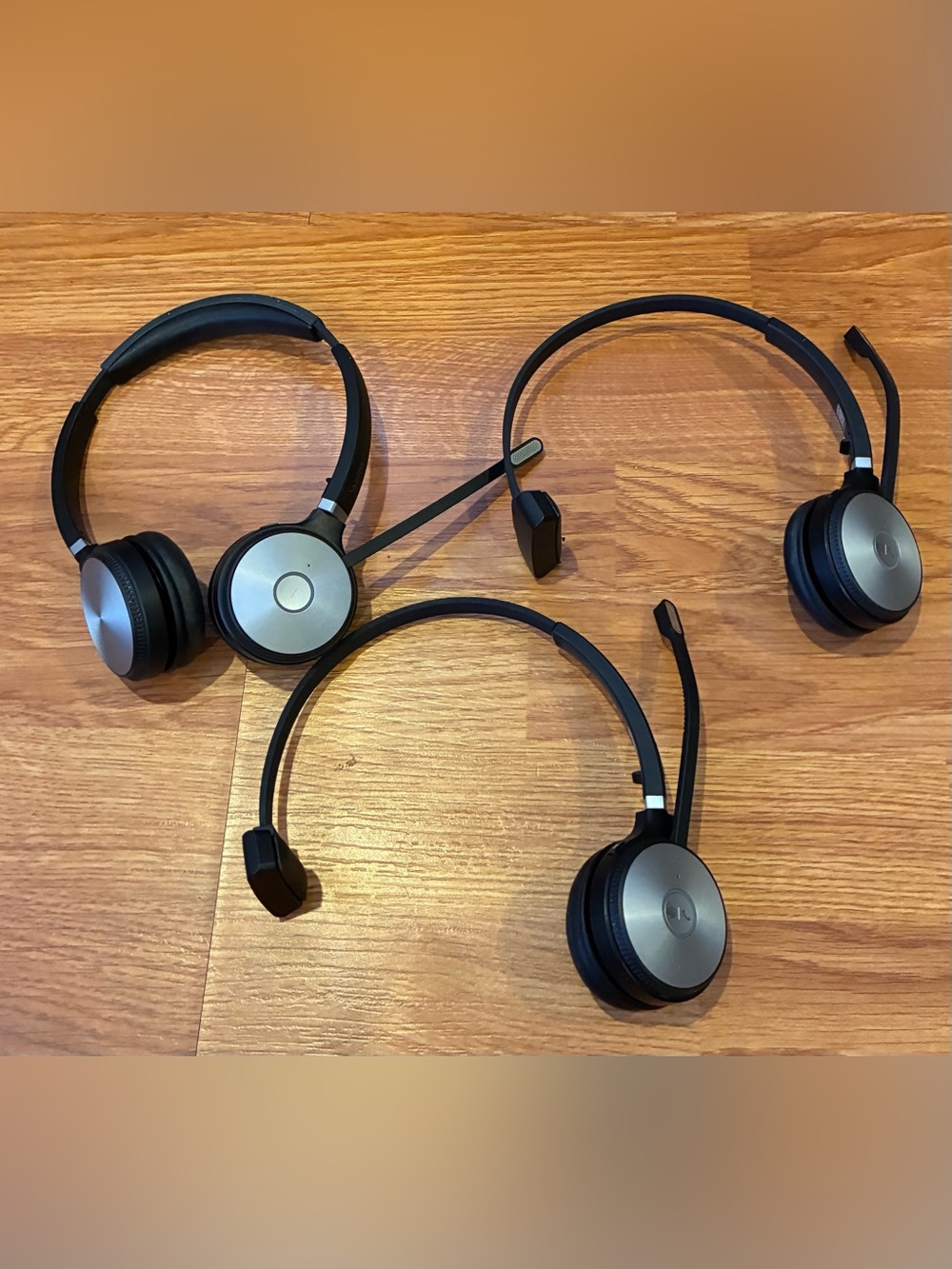 Yealink Headset Wireless Bundle in Black and Silver